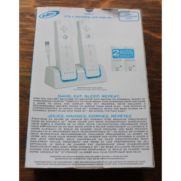 Intec G5647 Charging Dock for Wii Remotes (Remotes NOT Included) - Picture 2 of 6